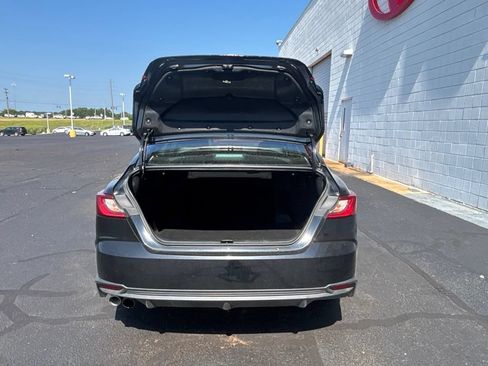Used 2025 Toyota Camry SE FWD image 29