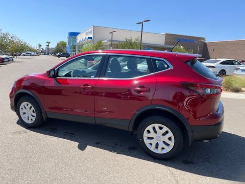 Used 2020 Nissan Rogue Sport S FWD image 4