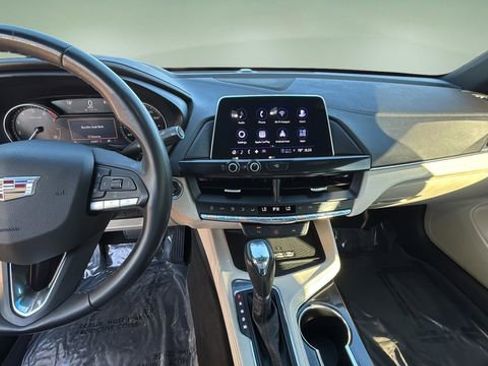 Used 2023 Cadillac CT4 Luxury RWD image 11