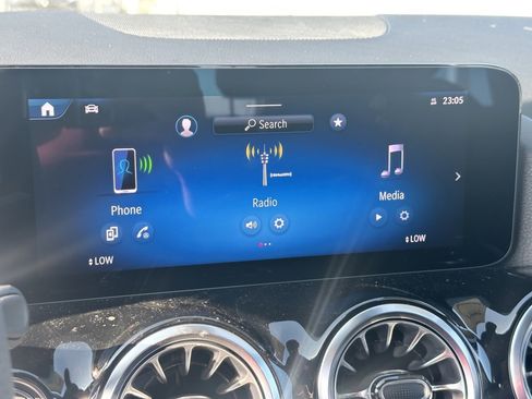 New 2025 Mercedes-Benz GLA 35 AMG 4MATIC image 26