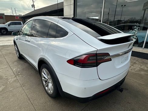 Used 2021 Tesla Model X Performance image 4