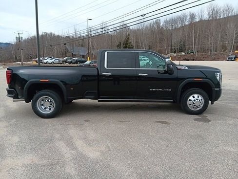 New 2026 GMC Sierra 3500 Denali w/ Denali Reserve Package AWD/4WD image 30