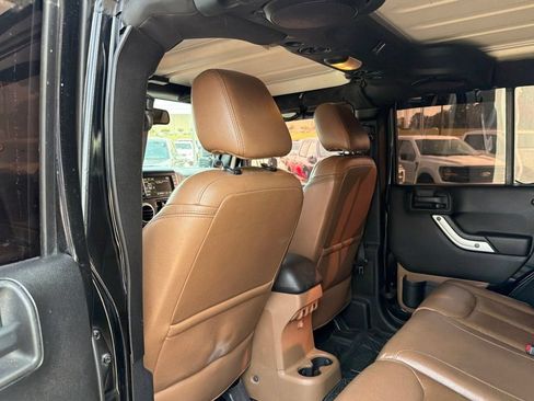 Used 2013 Jeep Wrangler Unlimited Rubicon w/ Connectivity Group AWD/4WD image 14