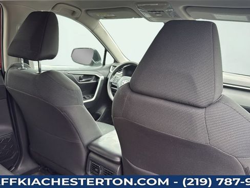 Used 2021 Toyota RAV4 LE AWD/4WD image 34
