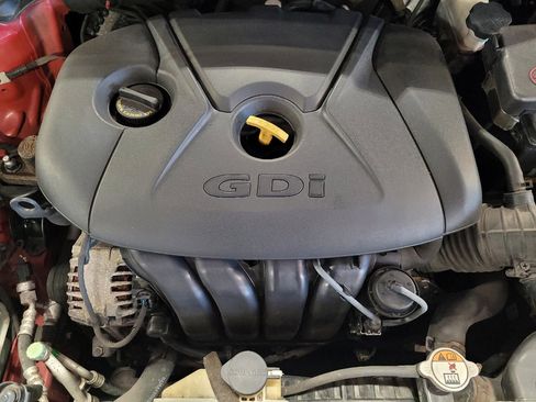 Used 2014 Hyundai Elantra image 30