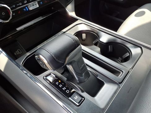 Used 2025 Ford F150 Lariat AWD/4WD image 19