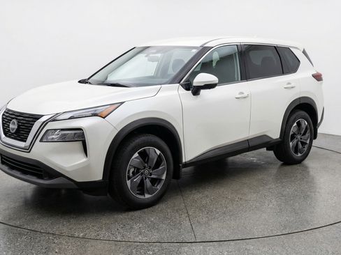 Used 2025 Nissan Rogue SV FWD image 3