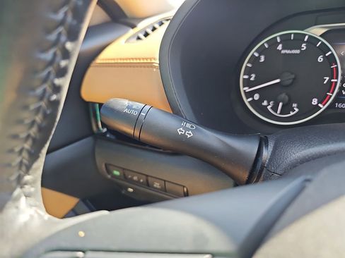 Used 2024 Nissan Sentra SV w/ SV Premium Package image 29