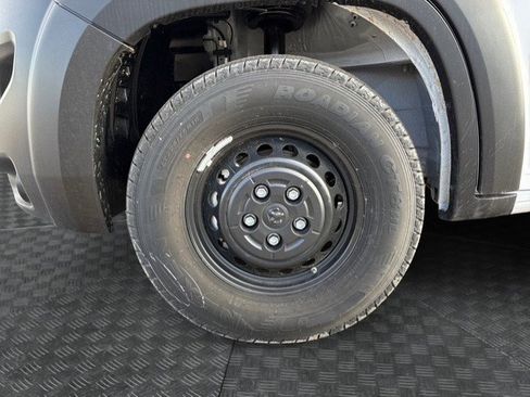 Used 2024 RAM ProMaster 2500 w/ Storage Group image 11