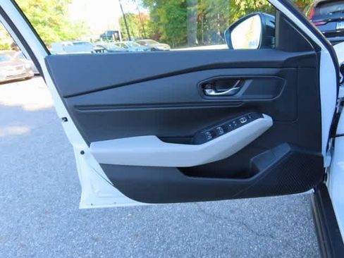 New 2025 Honda Accord SE image 14