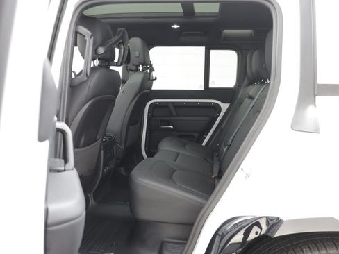 Certified 2026 Land Rover Defender 110 X-Dynamic SE AWD/4WD image 15