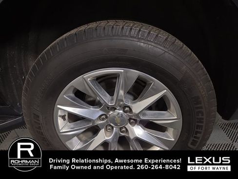 Used 2021 Chevrolet Tahoe Premier w/ Premium Package image 11