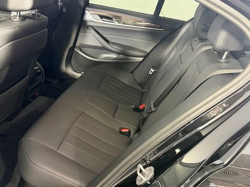 Used 2023 BMW 530i w/ Convenience Package RWD image 27