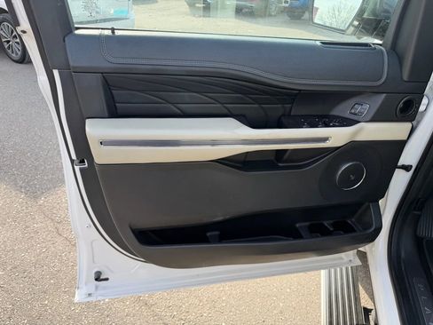 Used 2018 Ford Expedition Platinum image 36