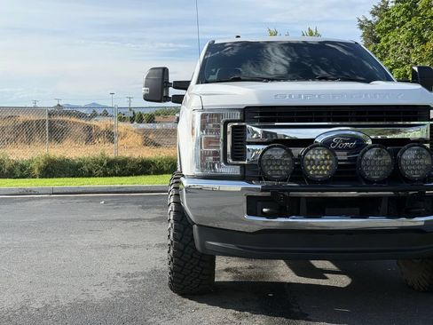 Used 2019 Ford F250 XLT w/ FX4 Off-Road Package AWD/4WD image 4