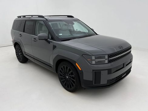 Used 2025 Hyundai Santa Fe Calligraphy image 2