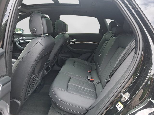 Used 2023 Audi e-tron Premium AWD/4WD image 10