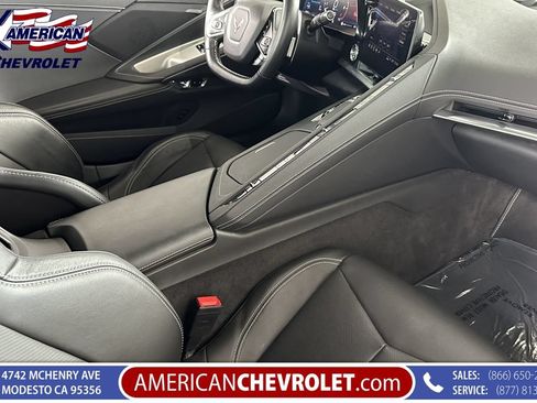 Used 2022 Chevrolet Corvette Stingray Coupe w/ 1LT RWD image 18