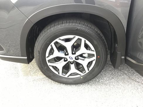 Used 2024 Subaru Forester Premium image 25