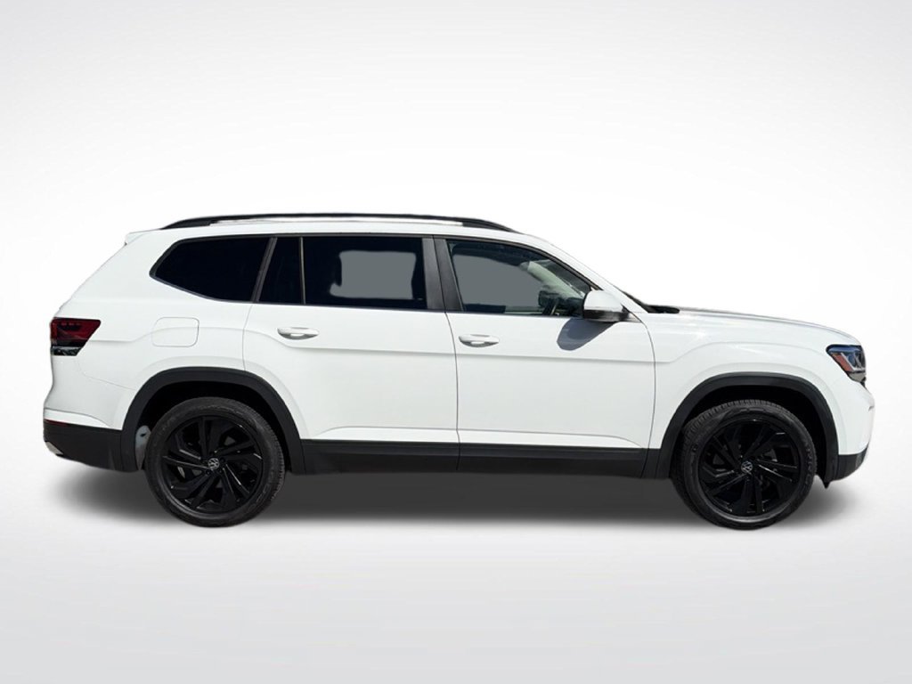 Used 2022 Volkswagen Atlas SE w/ Panoramic Sunroof Package FWD image 4