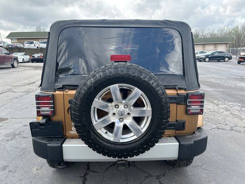 Used 2011 Jeep Wrangler Sahara w/ Dual Top Group image 7