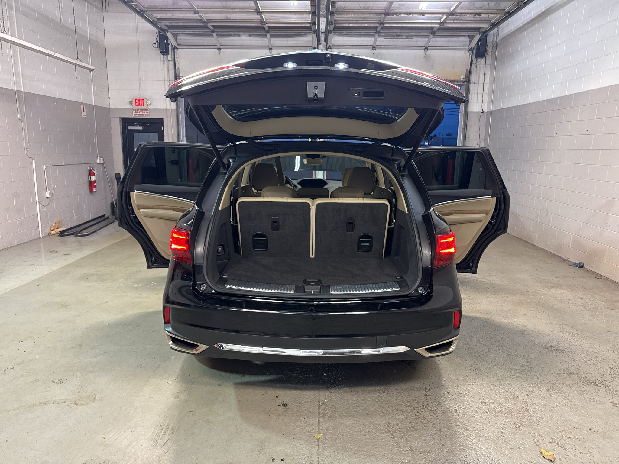 Used 2019 Acura MDX w/ Technology Package AWD/4WD image 13
