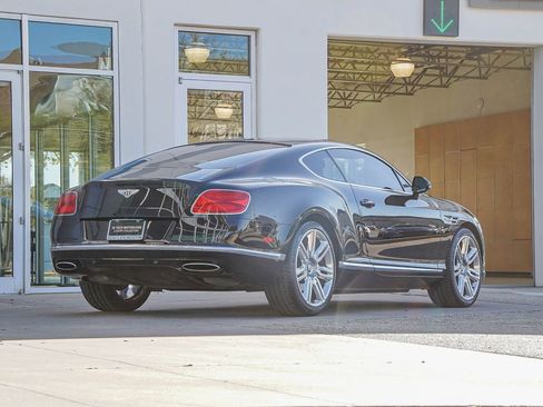 Used 2016 Bentley Continental GT image 9