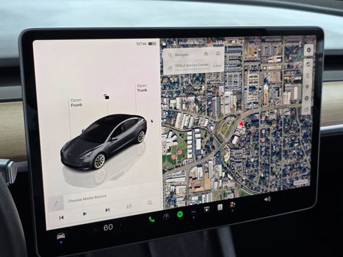 Used 2023 Tesla Model 3 Standard Range image 13