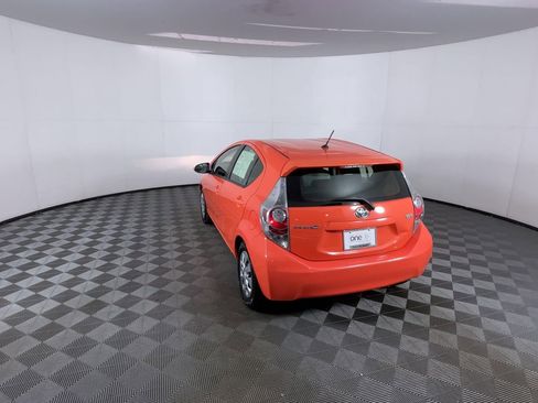 Used 2014 Toyota Prius C One image 7