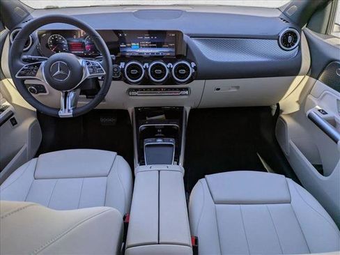 Used 2026 Mercedes-Benz GLA 250 4MATIC image 14