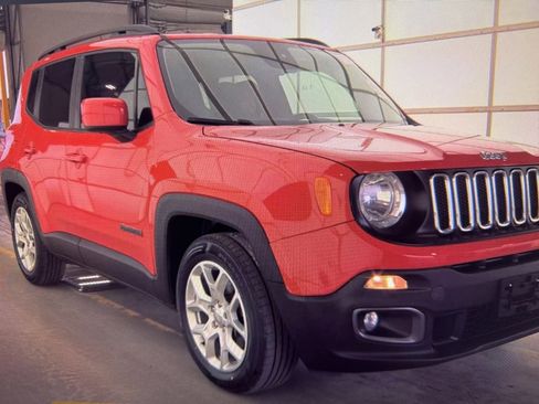 Used 2016 Jeep Renegade Latitude image 4