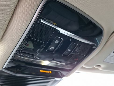 Used 2023 Land Rover Range Rover SE image 24