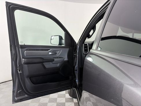 Used 2022 RAM 1500 Big Horn AWD/4WD image 10