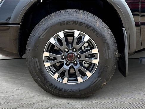 Used 2023 Nissan Titan PRO-4X w/ Pro-4x Convenience Package image 8