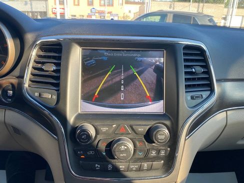 Used 2017 Jeep Grand Cherokee Limited AWD/4WD image 40
