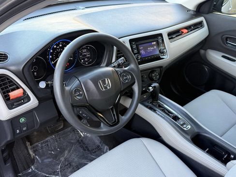Used 2020 Honda HR-V LX image 16