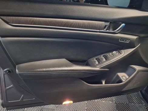 Used 2022 Honda Accord Touring image 15
