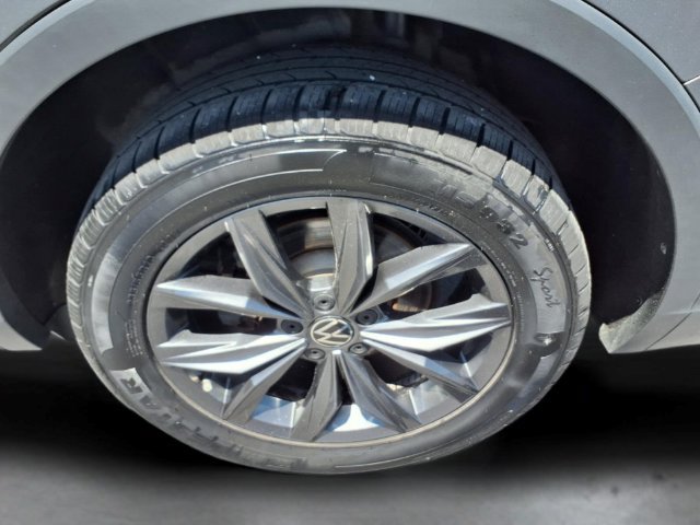 Used 2022 Volkswagen Tiguan SE AWD/4WD image 8