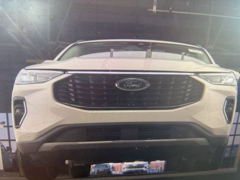 Used 2023 Ford Escape Platinum image 13