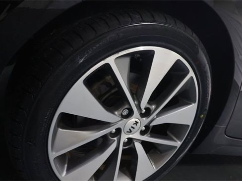 Used 2018 Kia Optima S w/ 18" Alloy Wheels Package image 43