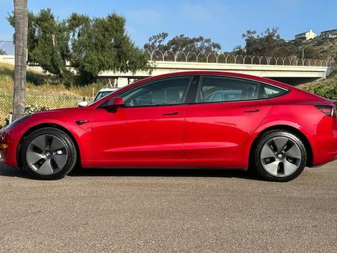 Used 2023 Tesla Model 3 Standard Range image 9