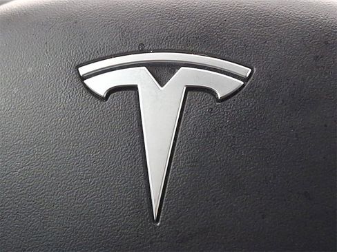 Used 2022 Tesla Model Y Performance image 30