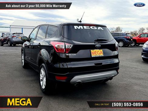 Used 2017 Ford Escape SE image 9