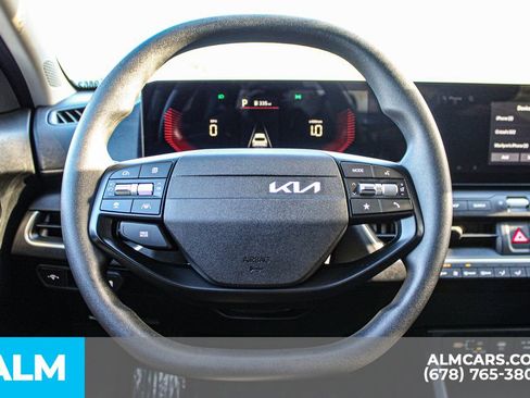 Used 2025 Kia K4 LXS image 23