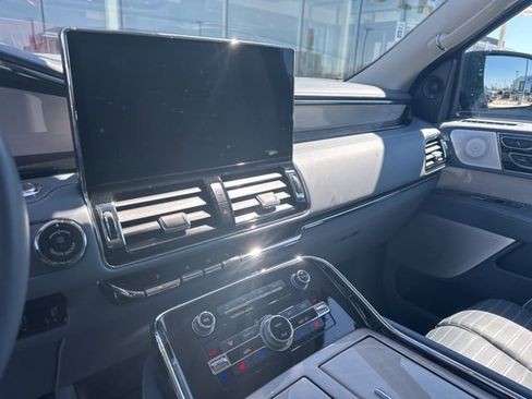 Used 2024 Lincoln Navigator L Black Label image 8