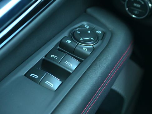 Used 2025 GMC Yukon AT4 Ultimate image 27