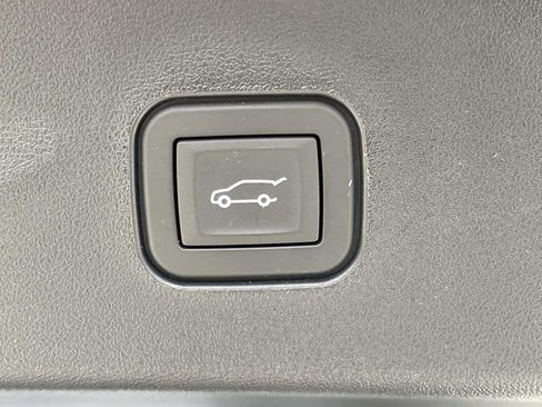 New 2026 Cadillac Vistiq Sport image 13