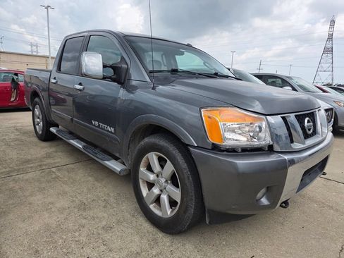 Used 2015 Nissan Titan SL w/ SL Max Utility Package RWD image 3