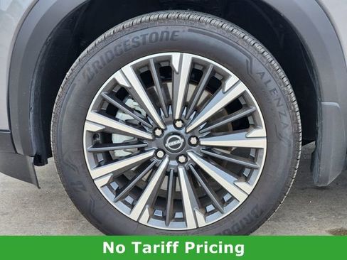 Used 2026 Nissan Pathfinder Platinum FWD image 8