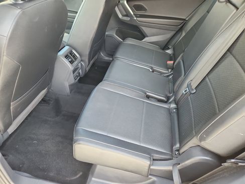 Used 2020 Volkswagen Tiguan SEL image 9